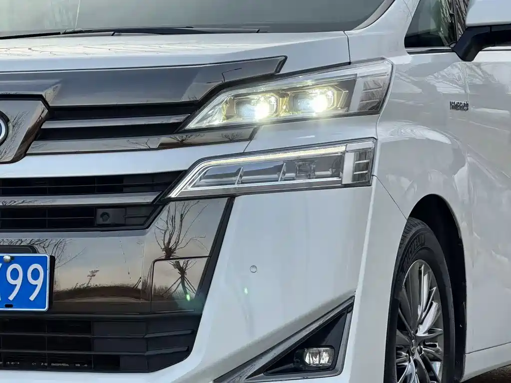 Toyota Vellfire 2021 — фото 17