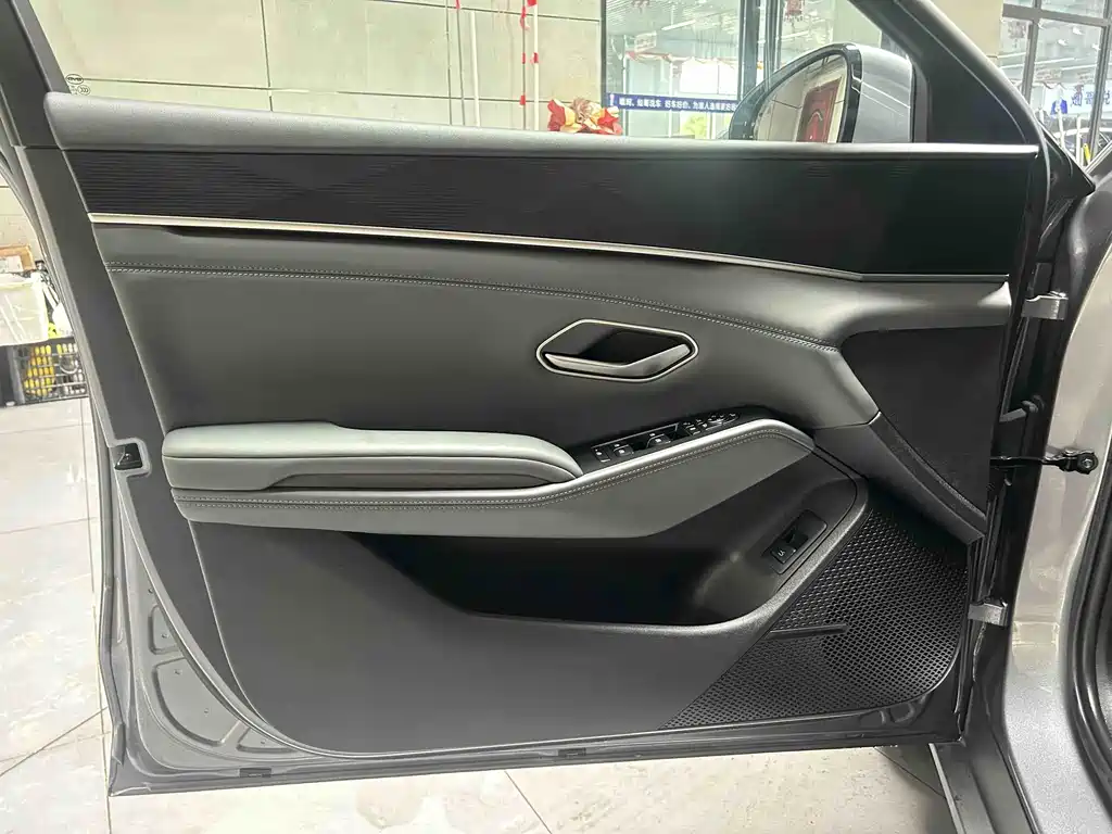BYD Qin L 2025 — фото 9