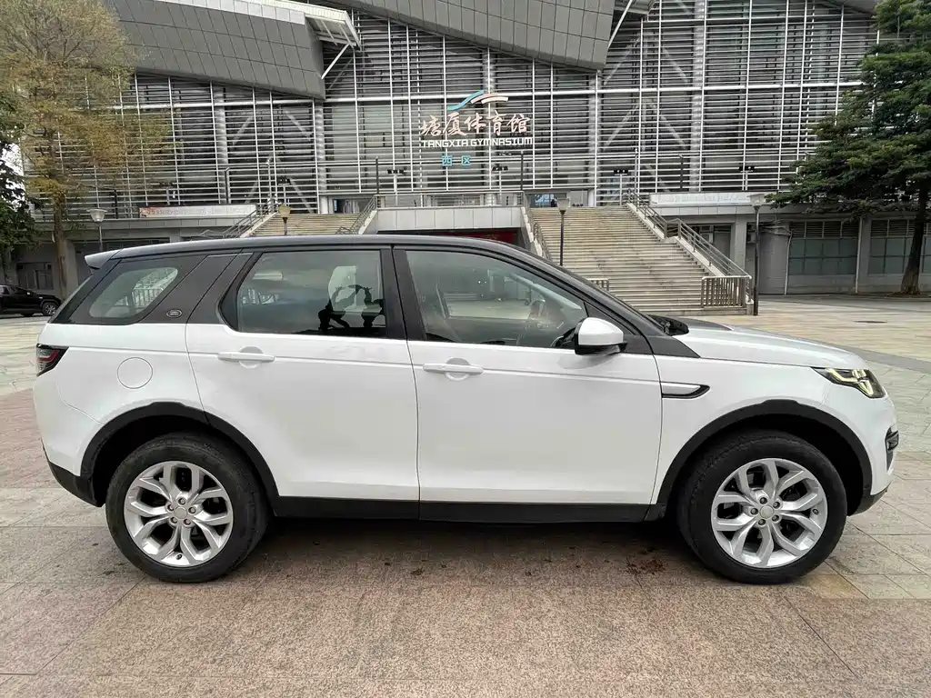 Land Rover Discovery Sport 2017 — фото 8