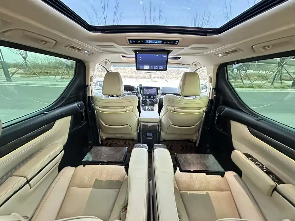 Toyota Vellfire 2021 — фото 9