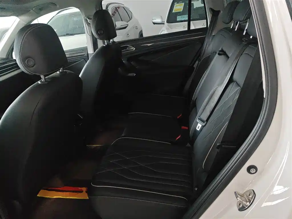 Volkswagen Tiguan L 2023 — фото 17