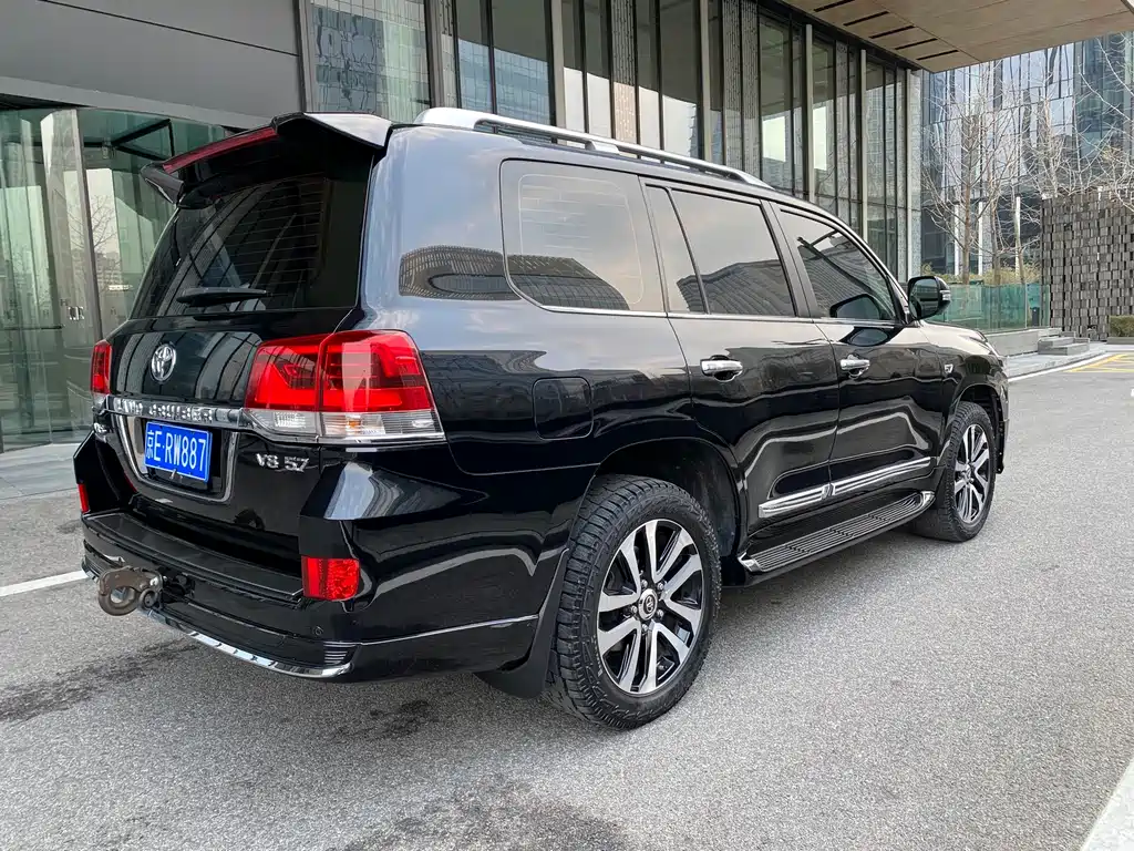 Toyota Land Cruiser 2019 — фото 8