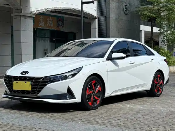 Hyundai Elantra 2022