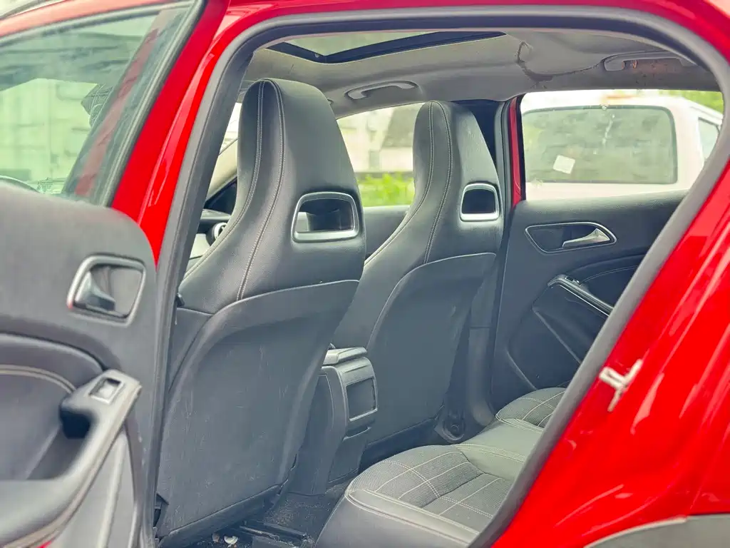 Mercedes-Benz GLA 2015