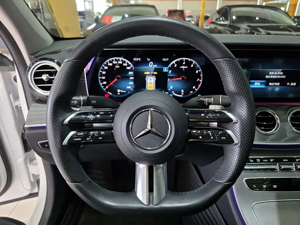 Mercedes-Benz E-Class 2022 — фото 9
