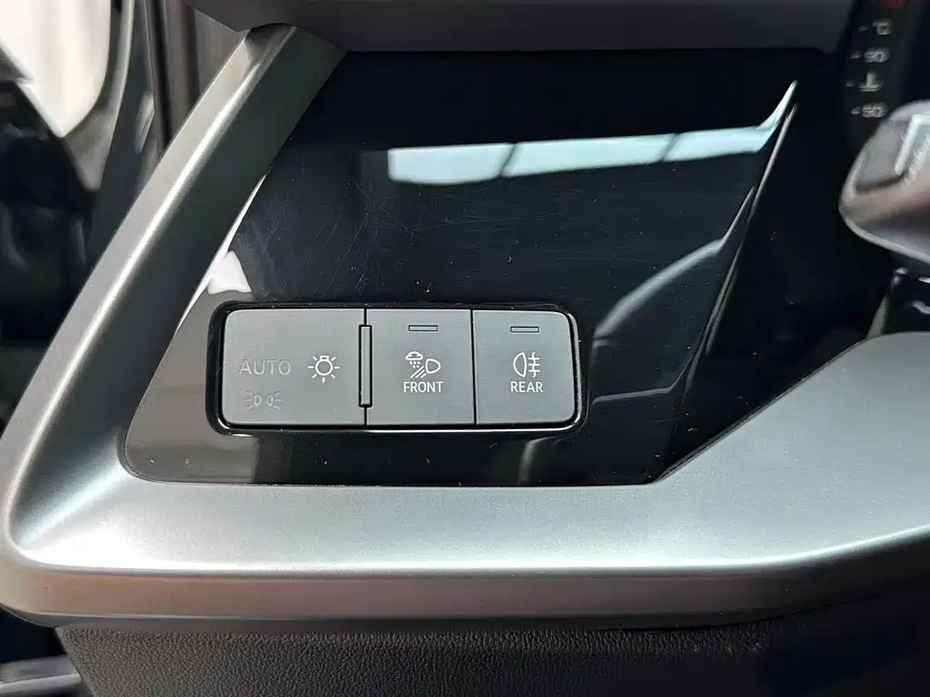 Audi A3 2023 — фото 13