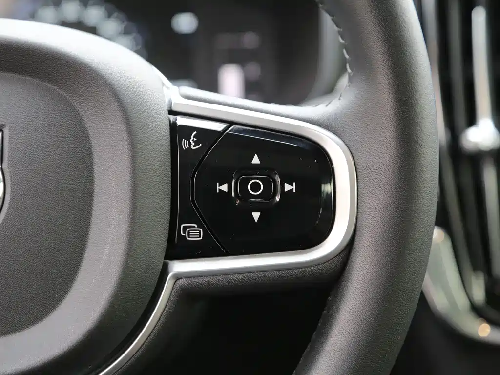 Volvo S90 2018 — фото 11
