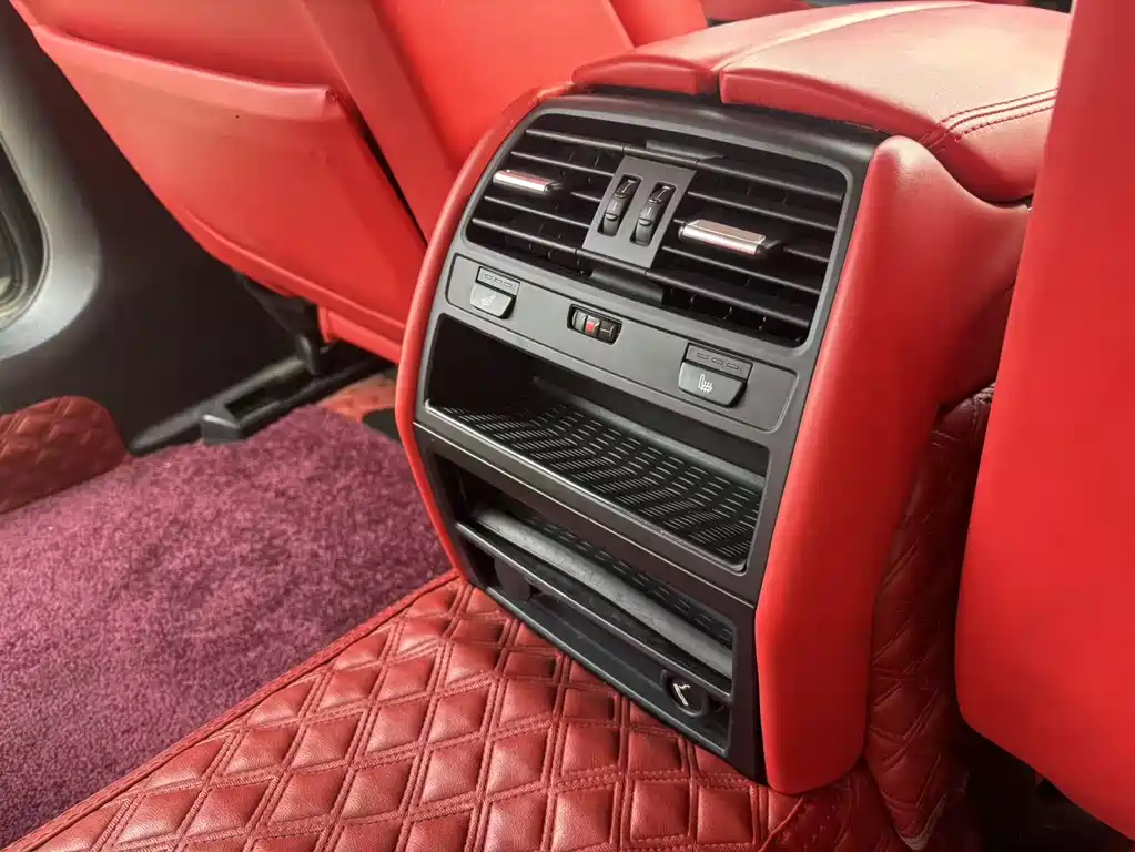 BMW 7 Series 2011 — фото 18