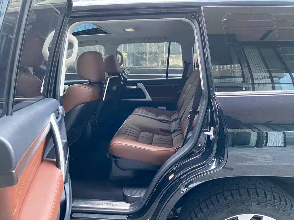Toyota Land Cruiser 2019 — фото 25