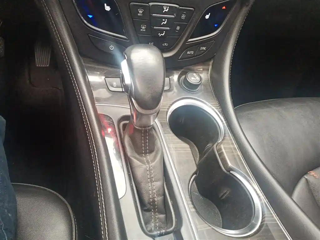 Buick Envision Plus 2018 — фото 14