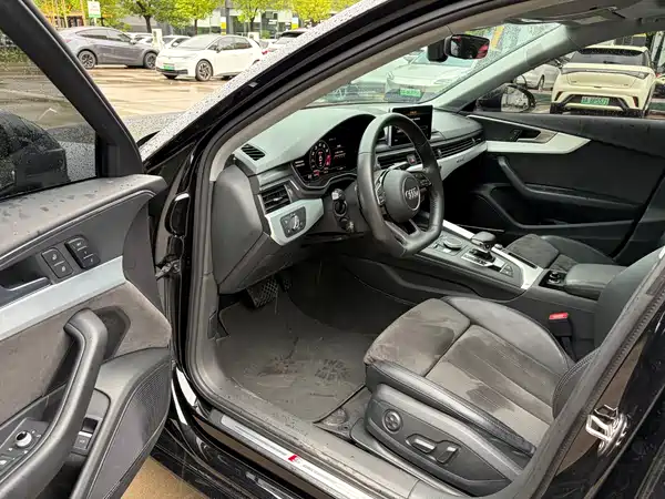 Audi A4L 2018