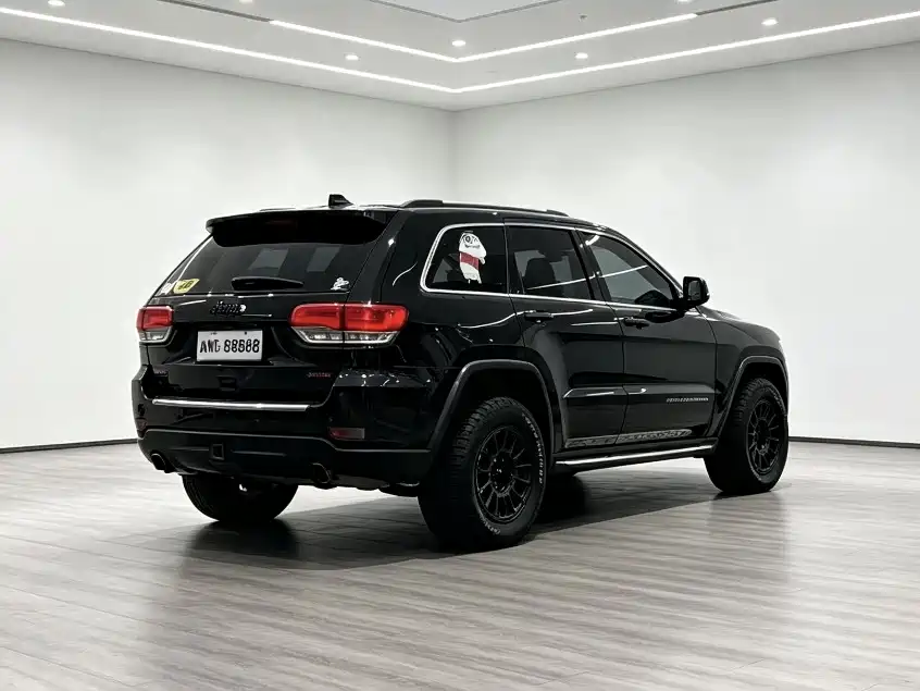 Jeep Grand Cherokee 2016 — фото 8