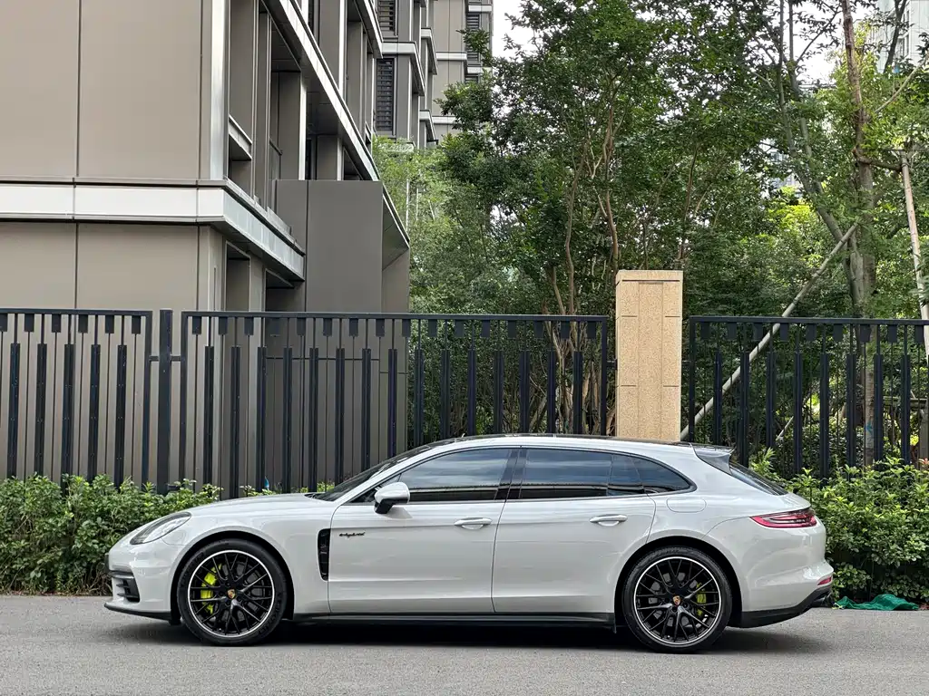 Porsche Panamera Hybrid 2019 — фото 17