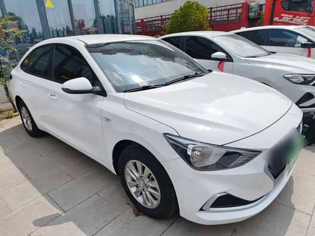 Hyundai Elantra 2023 — фото 4
