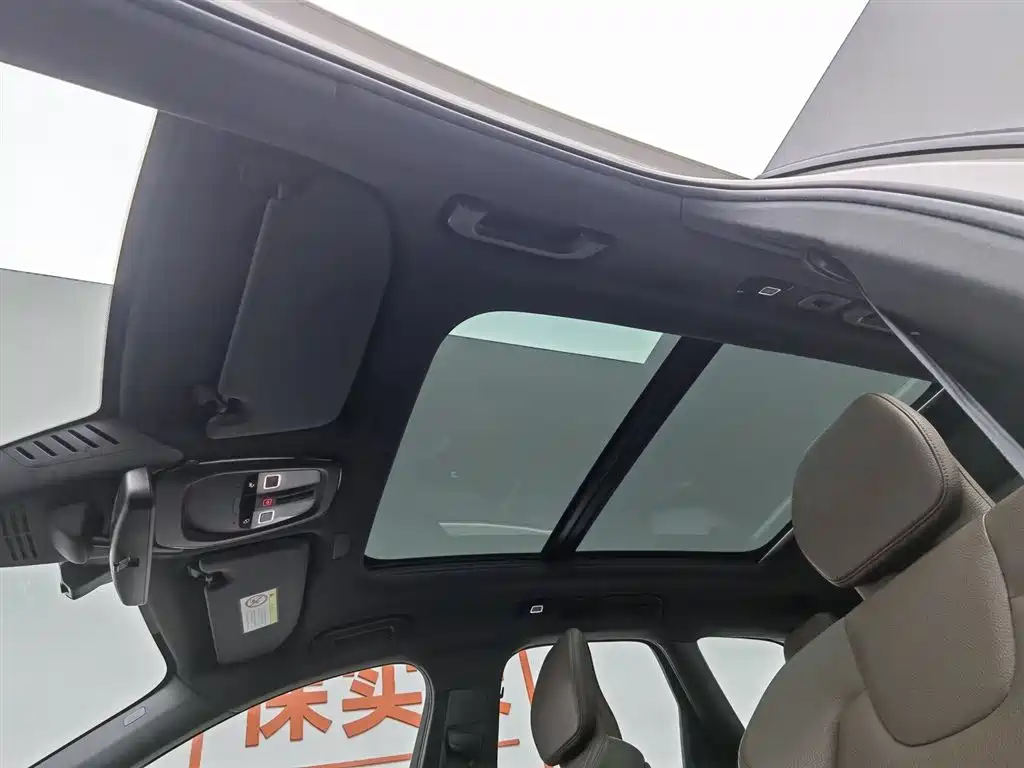 Volvo XC60 2022 — фото 14