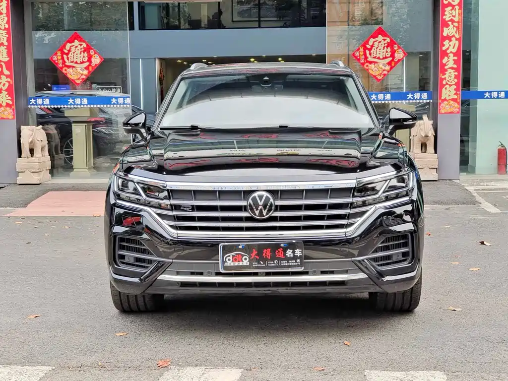 Volkswagen Touareg 2023 — фото 2