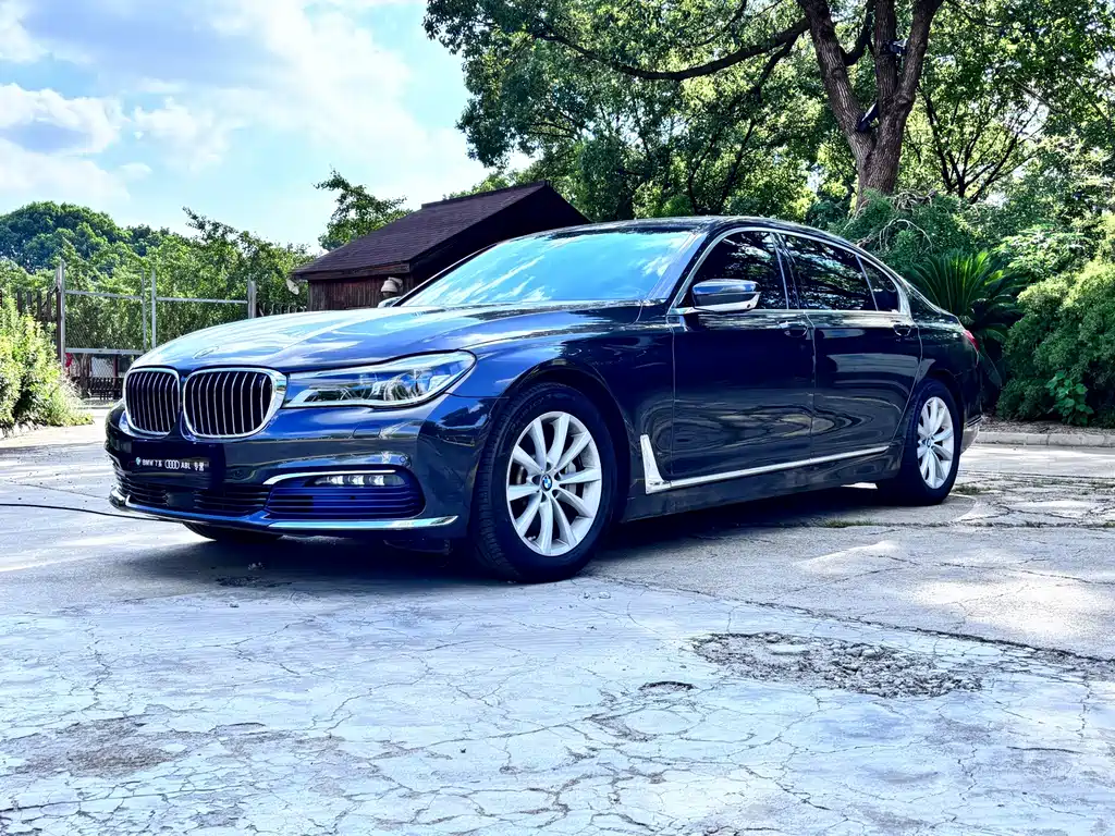 BMW 7 Series 2016 — фото 1