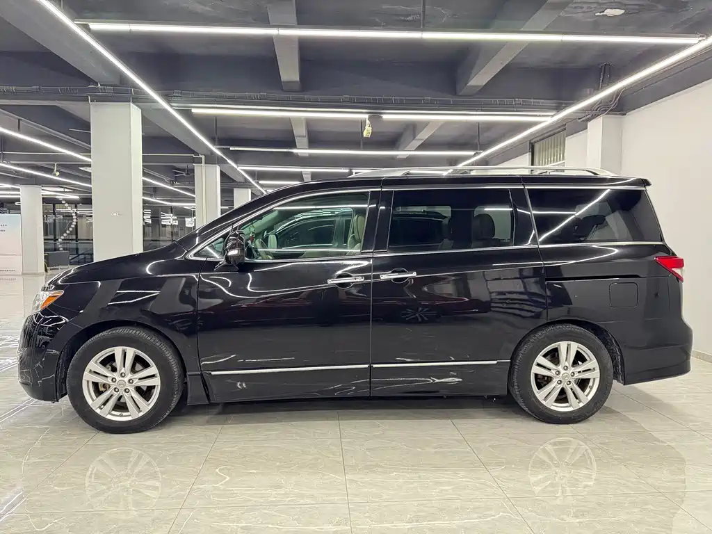 Nissan Quest 2015 — фото 6