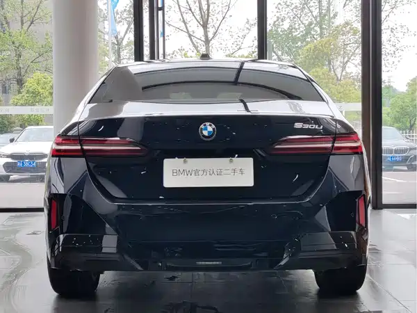 BMW 5 Series 2025