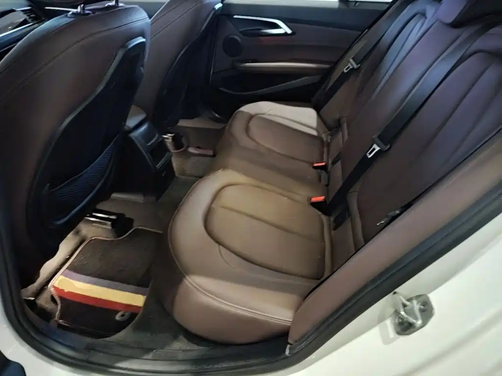 BMW 1 Series 2020 — фото 17