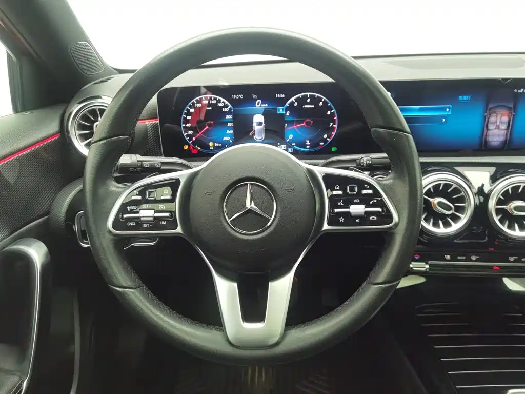 Mercedes-Benz A-Class 2020 — фото 11