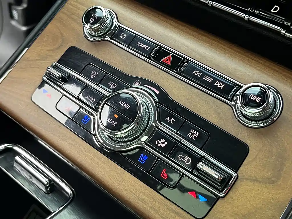 Lincoln Aviator 2020 — фото 14