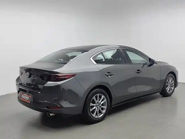 Mazda 3 Axela 2022