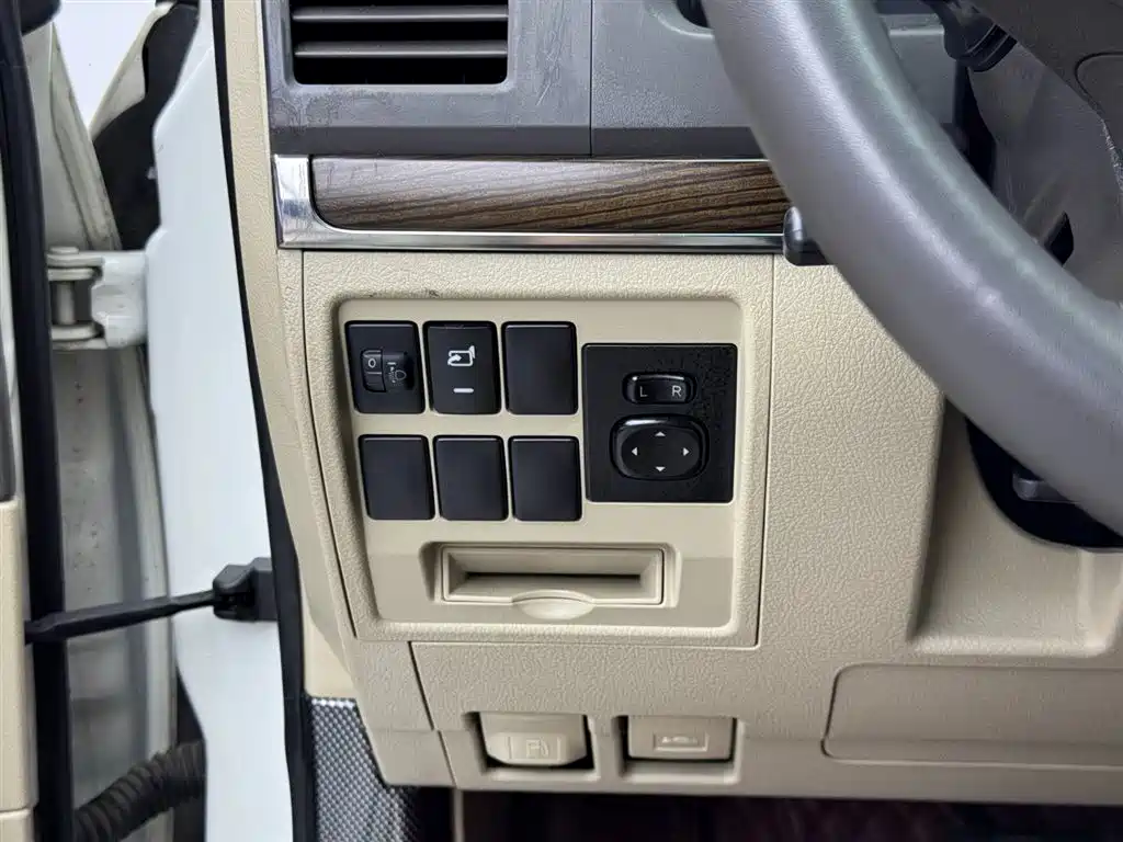 Toyota Land Cruiser 2020 — фото 14