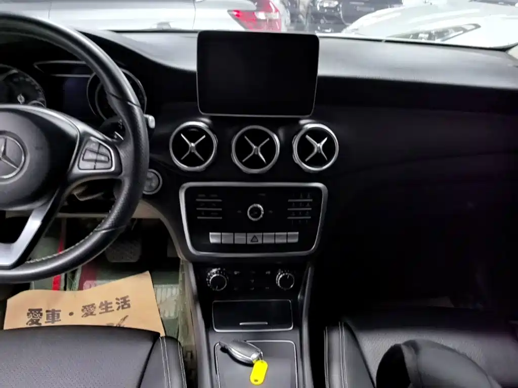 Mercedes-Benz GLA 2018 — фото 13