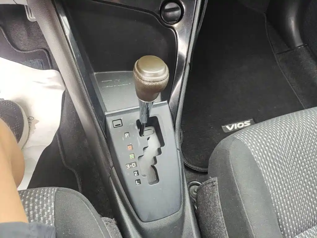 Toyota Vios 2015 — фото 14