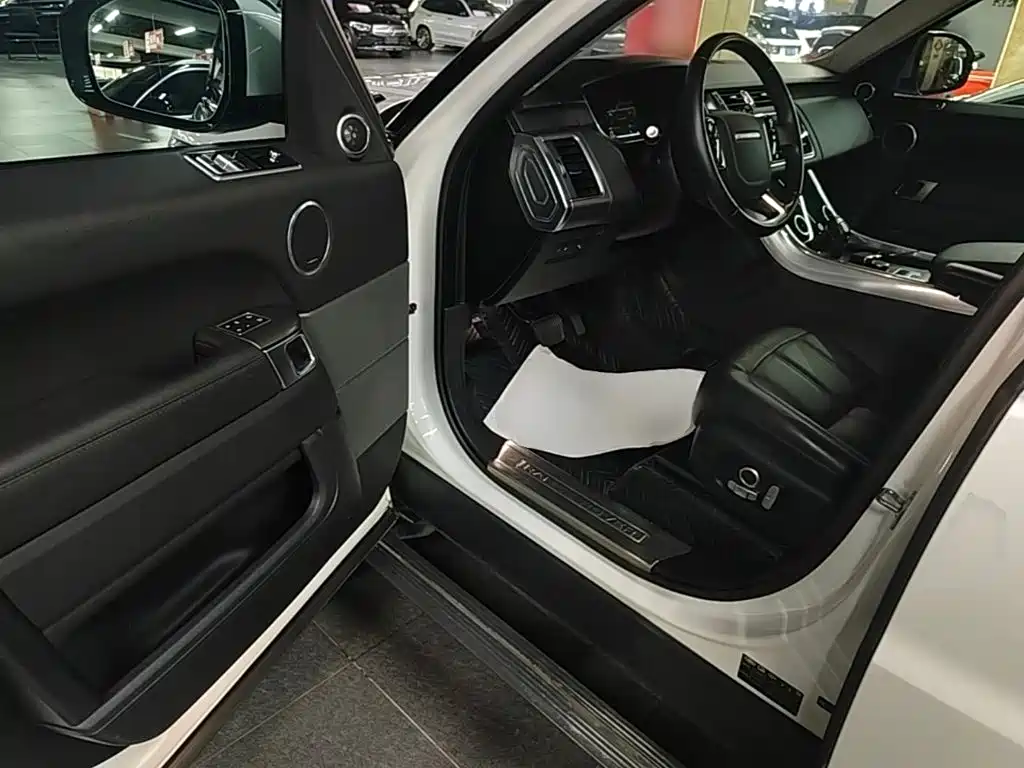 Land Rover Range Rover Sport New Energy 2021 — фото 12