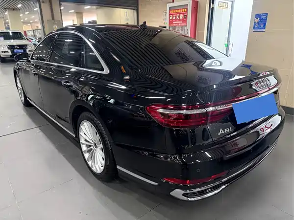 Audi A8 2023