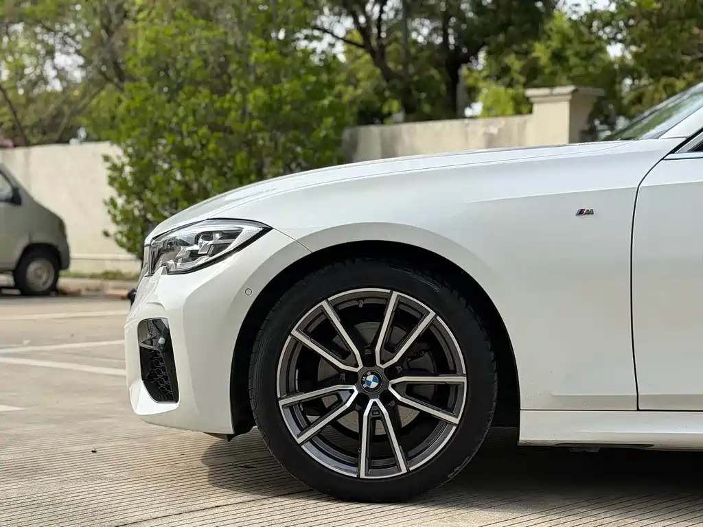 BMW 3 Series 2021 — фото 15