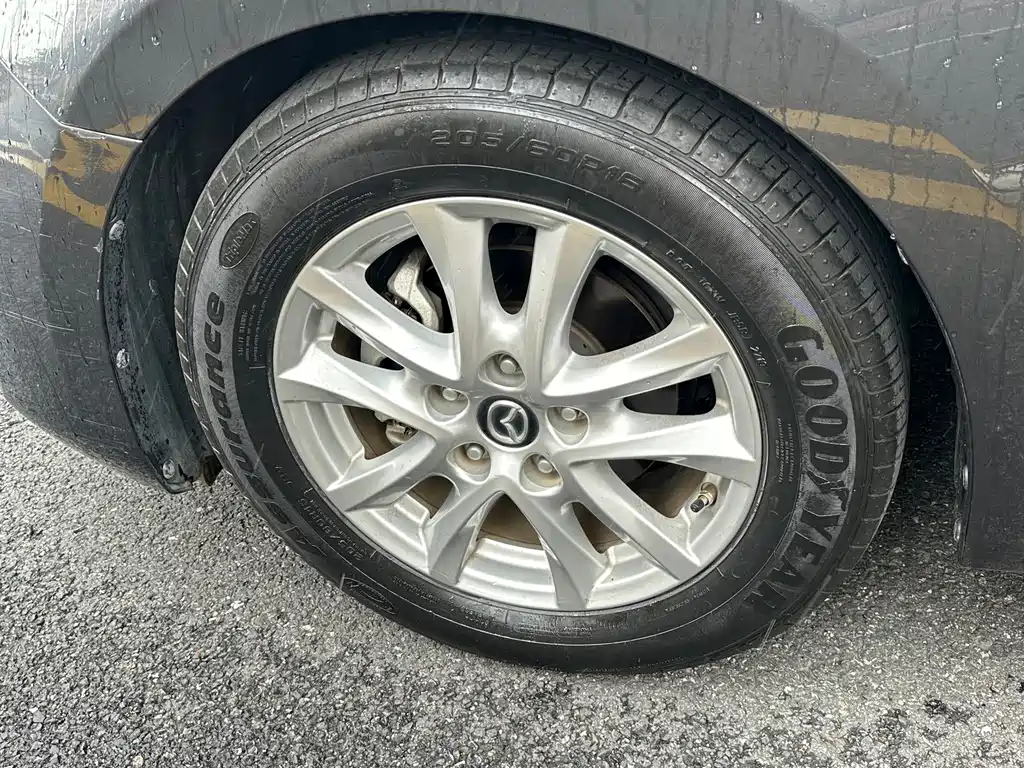 Mazda 3 Axela 2019 — фото 16