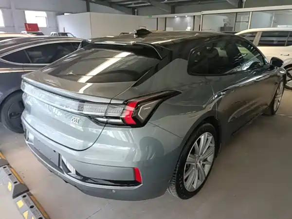 Zeekr 001 2022