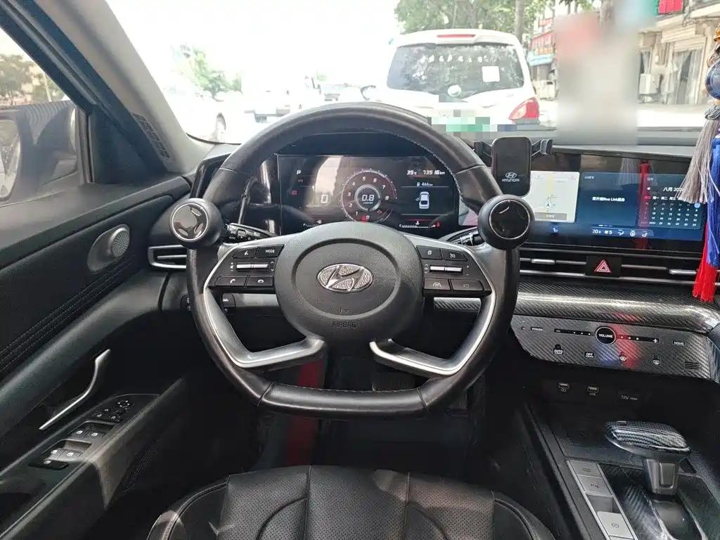 Hyundai Elantra 2022 — фото 3