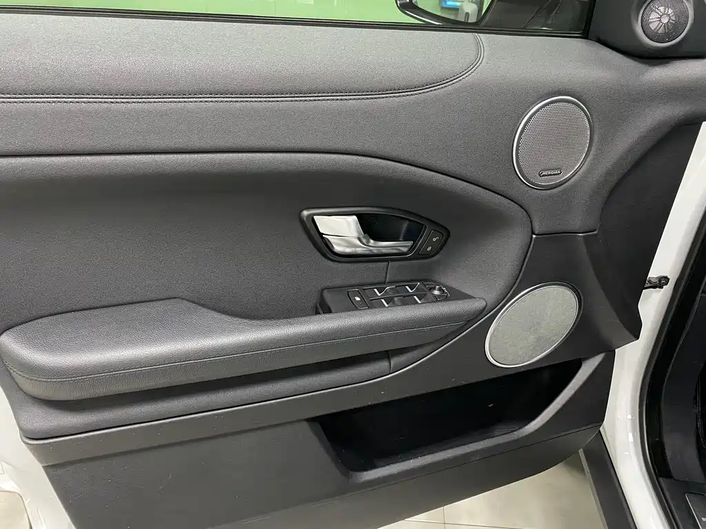 Land Rover Evoque 2018 — фото 9