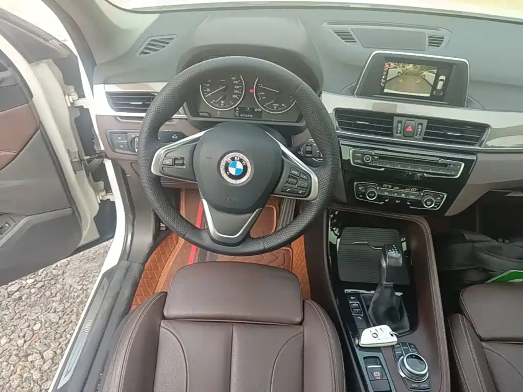 BMW X1 2017 — фото 11