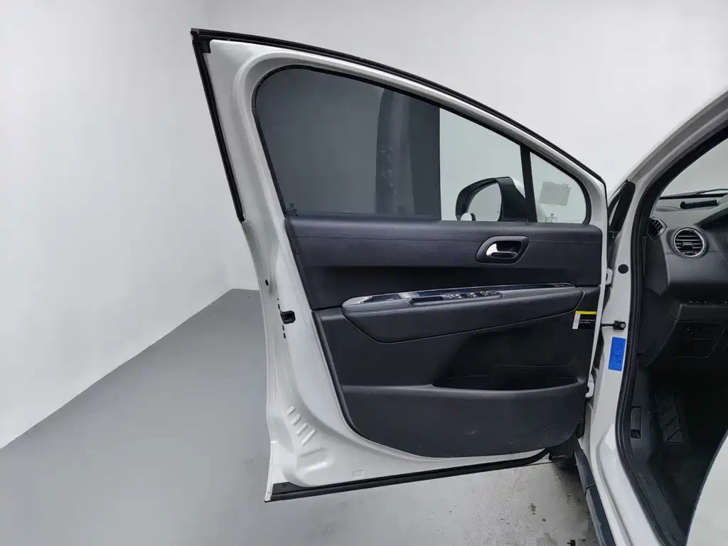 Peugeot 3008 2016 — фото 11