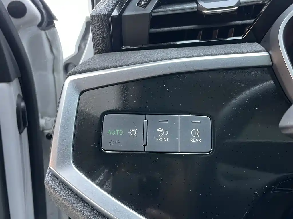 Audi Q3 2023 — фото 12