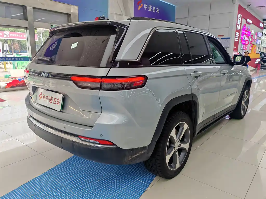 Jeep Grand Cherokee 4xe 2025 — фото 23