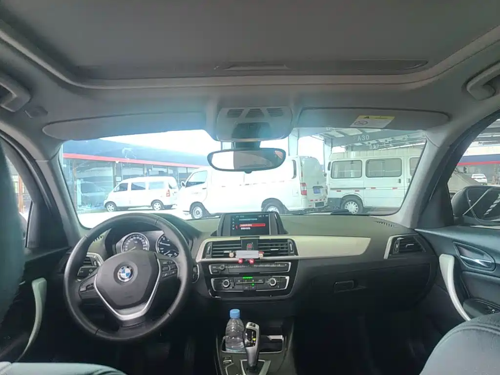 BMW 1 Series 2019 — фото 14
