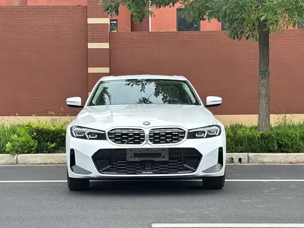 BMW 3 Series 2025