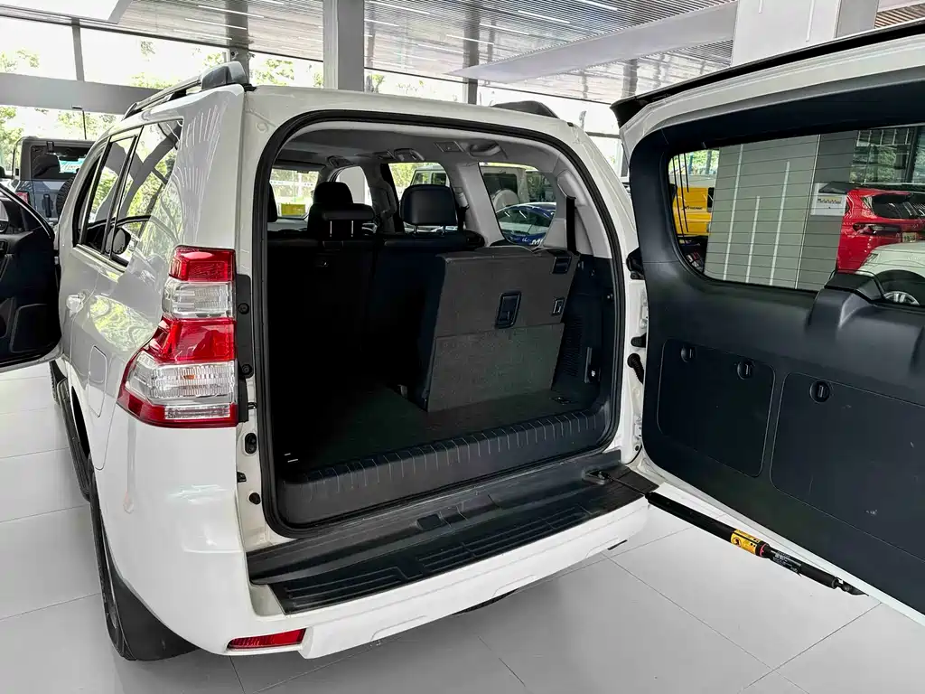 Toyota Prado 2016 — фото 13