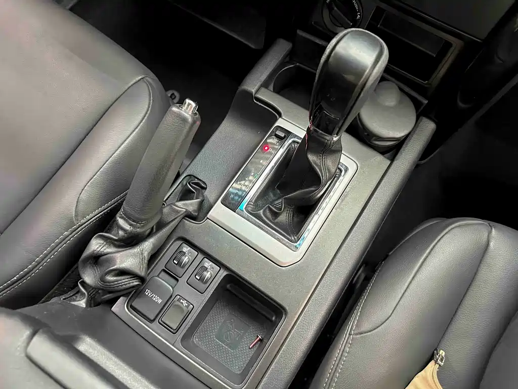 Toyota Prado 2016 — фото 15