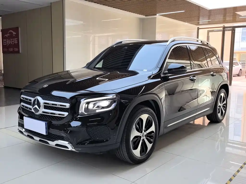 Mercedes-Benz GLB 2023 — фото 1
