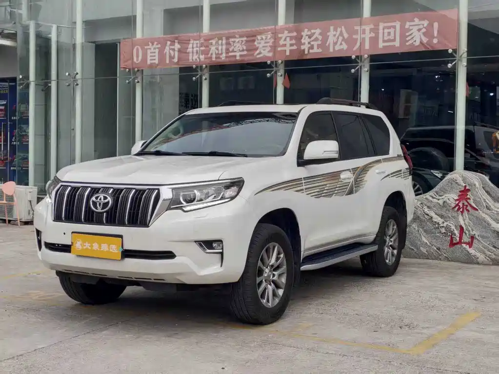 Toyota Prado 2017 — фото 1