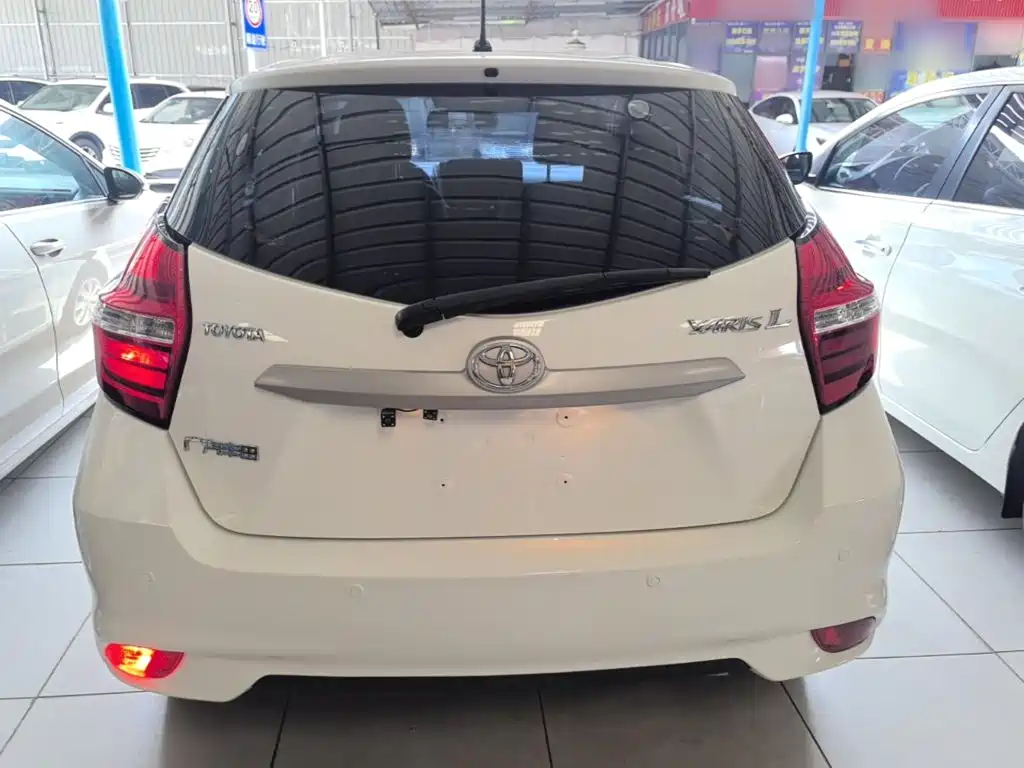 Toyota Yaris L 2019 — фото 6