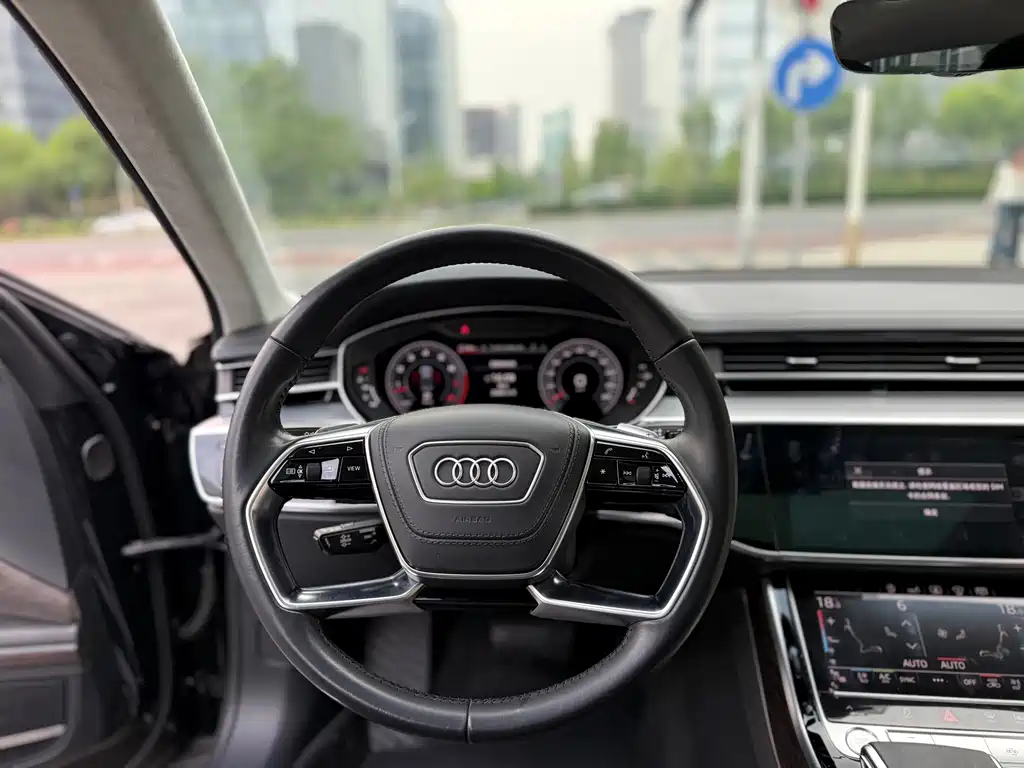 Audi A8 2020 — фото 12