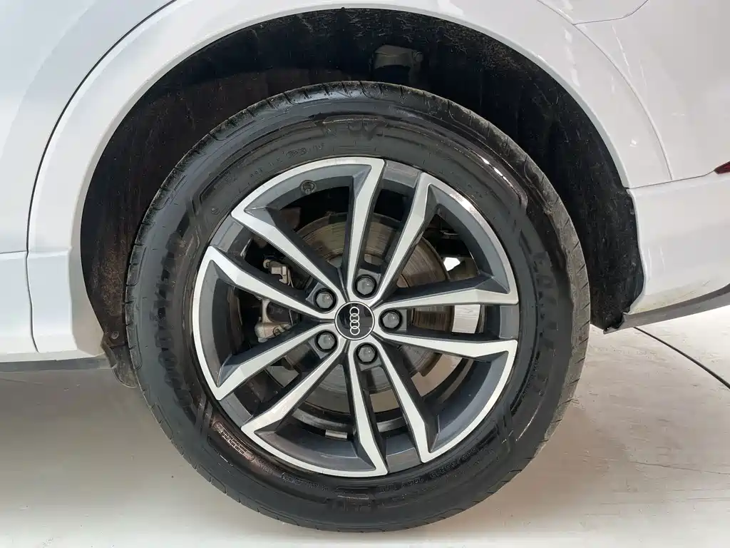 Audi Q3 2023 — фото 17